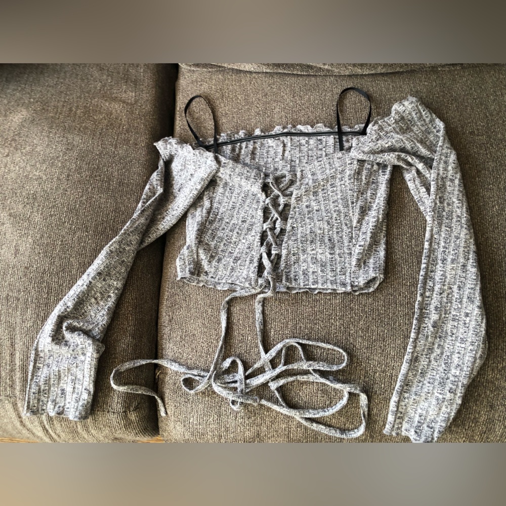 Long-sleeved top, Color Grey. Size M